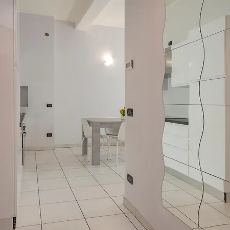 Xenia Apartments - Lovely Apartment In Citta Studi Milan Exterior photo